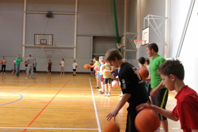 BK Valmiera basketbolisti viesojas skolā